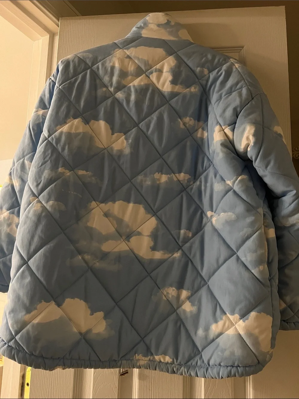 Forever 21 Light Blue and White Cloud Print Quilted Puffer Jacket - Picture 2 of 2